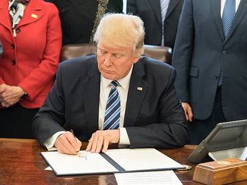 alt 5a565c7fbf8fb