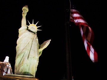 statue-of-liberty-replica-las-vegas-stamp