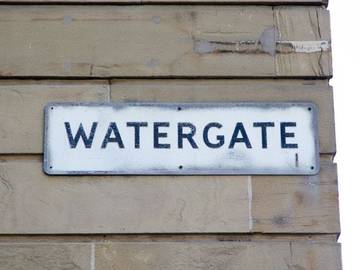 watergate-sign