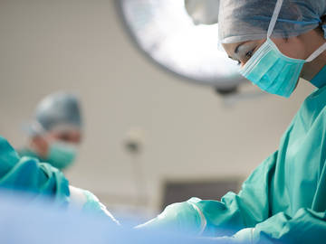 woman-surgeon