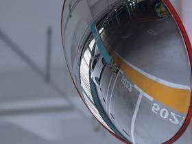 curved-mirror-photo