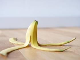 peel-vs-peal-banana-peel-photo